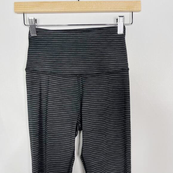 Beyond Yoga Small S Heather Gray Black Striped Leggings Workout Running - Picture 3 of 7